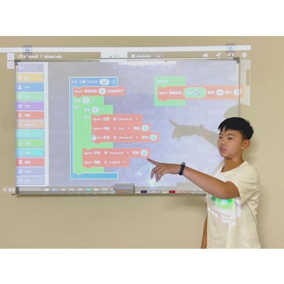 兒童程式課程_兒童程式設計入門_AI機器人設計_兒童AI課程_程式開發教材_麥塊_Minecraft成果分享2.jpg
